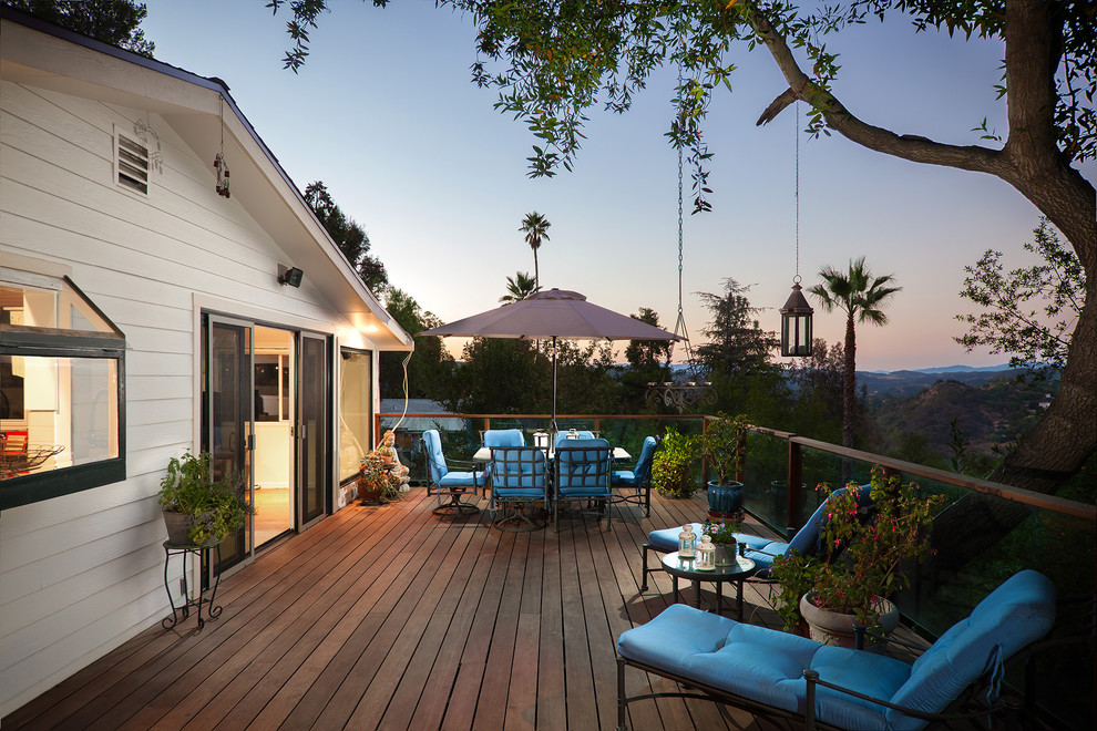 Deck - large 1950s deck idea in Los Angeles