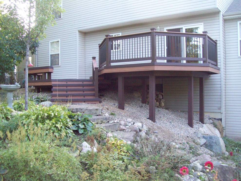 Immagine di una terrazza minimal di medie dimensioni e dietro casa con nessuna copertura