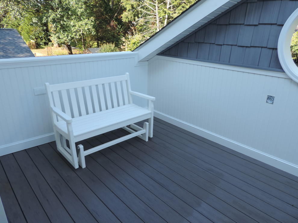 Example of a trendy deck design in Baltimore