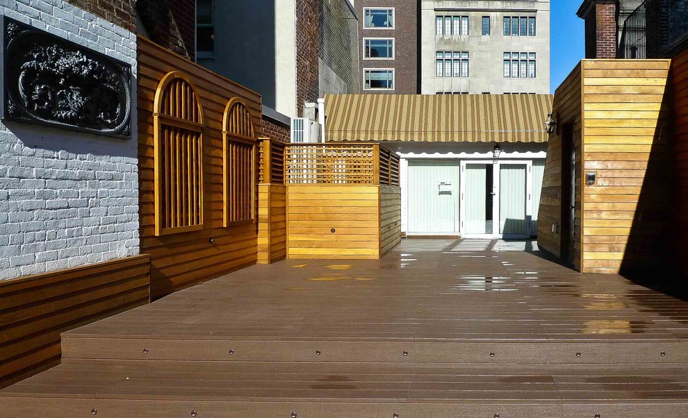 Inspiration for a timeless deck remodel in New York
