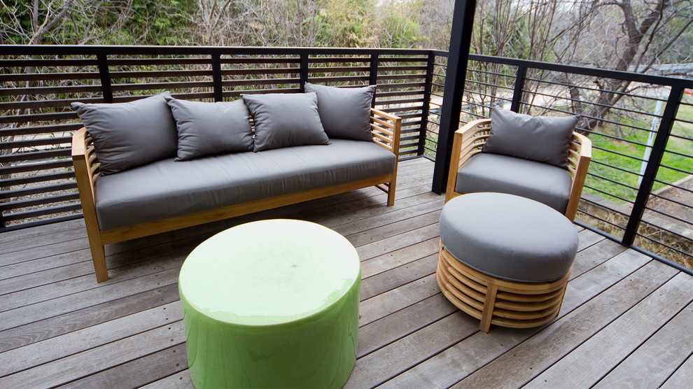 Mid-sized minimalist backyard deck photo in Dallas with no cover