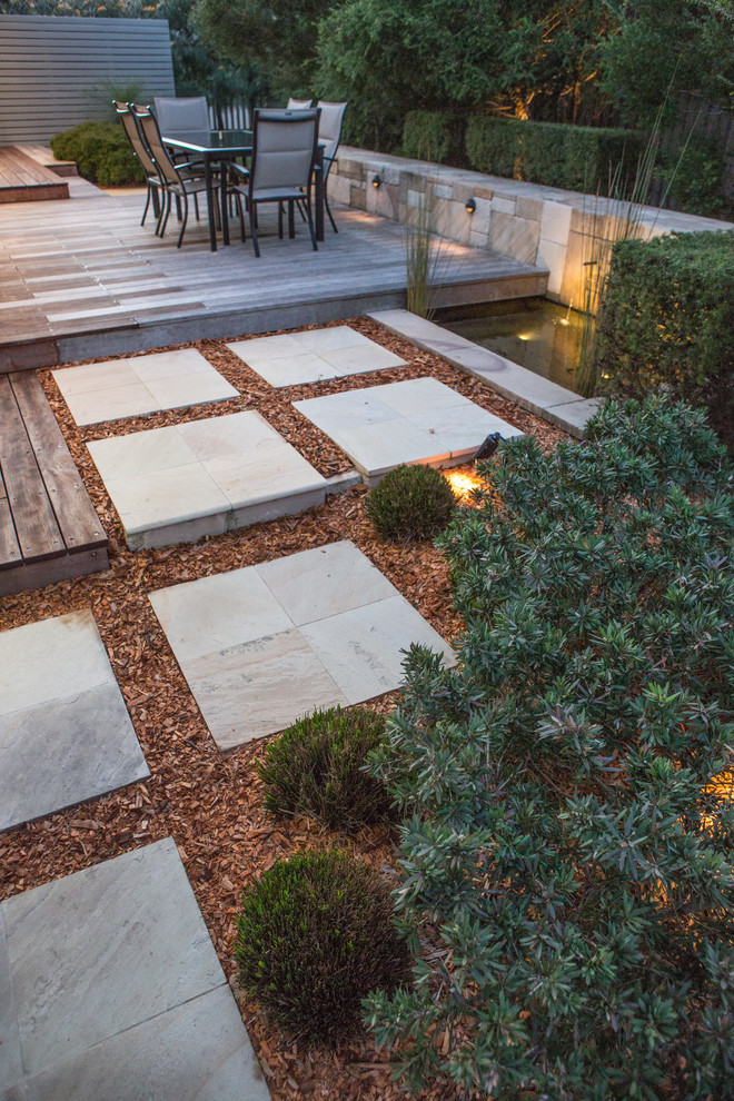Example of a trendy deck design in Sydney