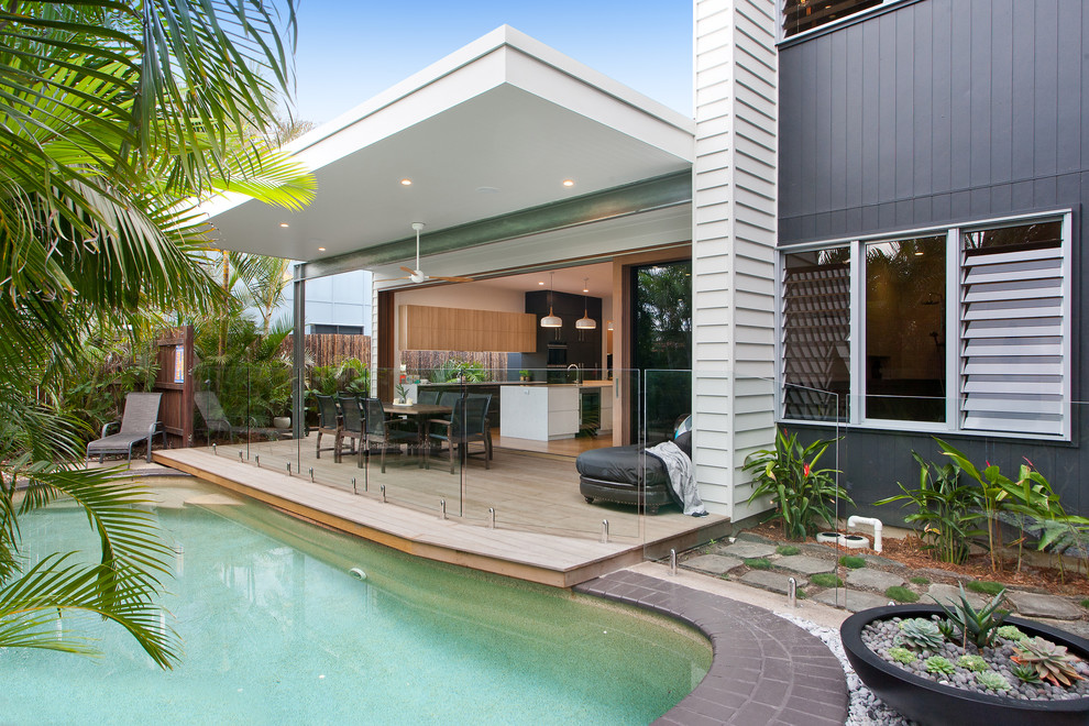 Photo of a contemporary terrace in Brisbane.