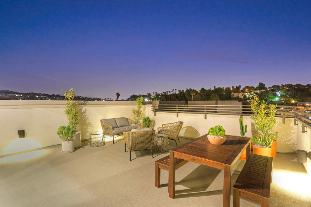 Photo of a roof terrace in Los Angeles with no cover.