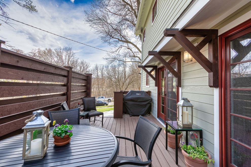 Inspiration for a mid-sized craftsman side yard deck remodel in Detroit with no cover
