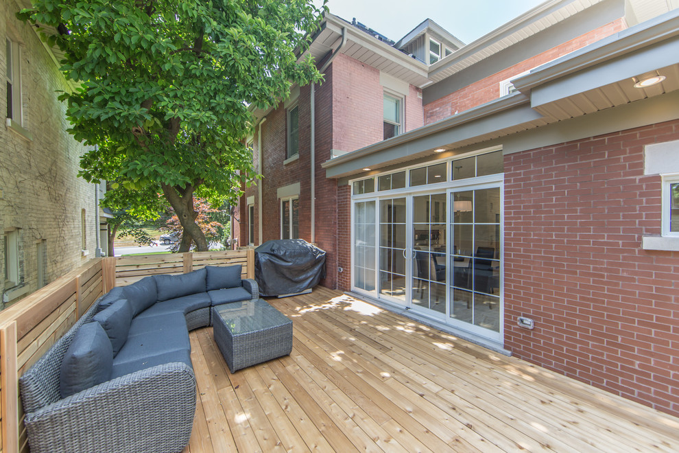 Foto de terraza minimalista grande sin cubierta en patio lateral