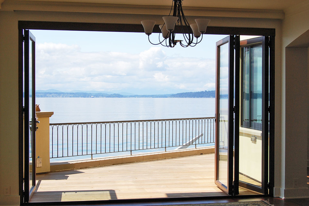 This is an example of a mediterranean terrace in Seattle.