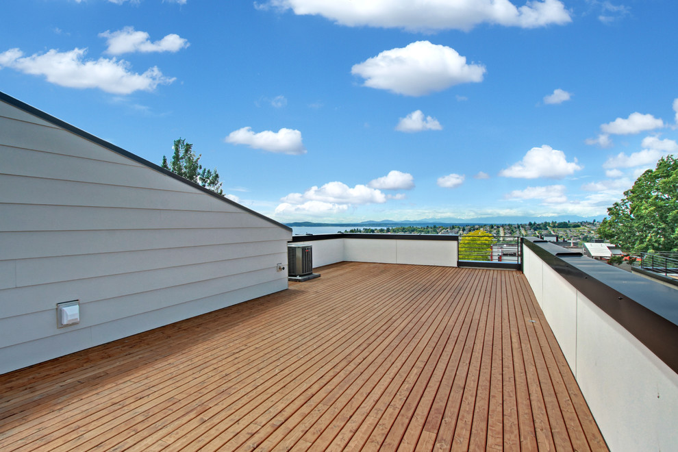Photo of a large contemporary roof terrace in Seattle.