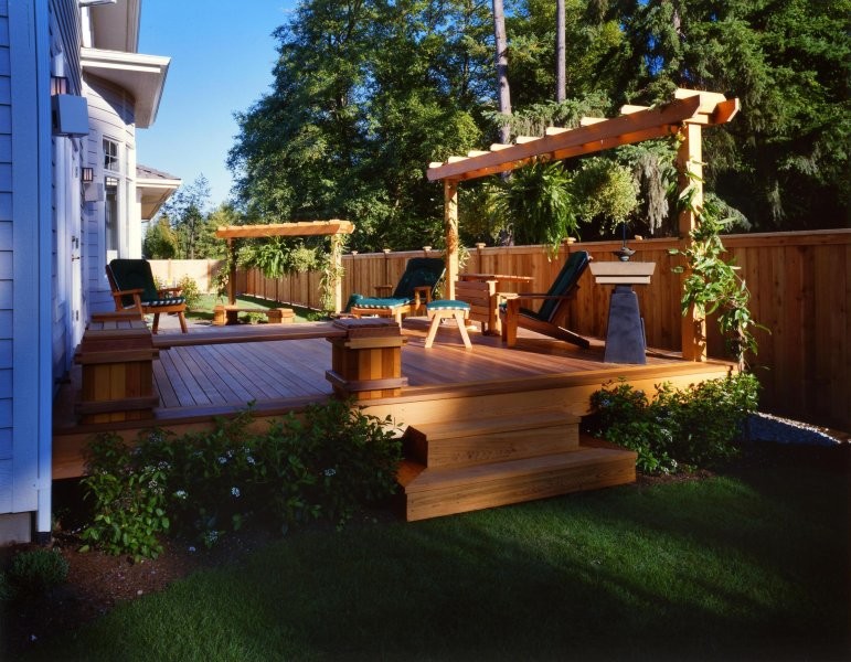 Inspiration for a craftsman deck remodel in Vancouver
