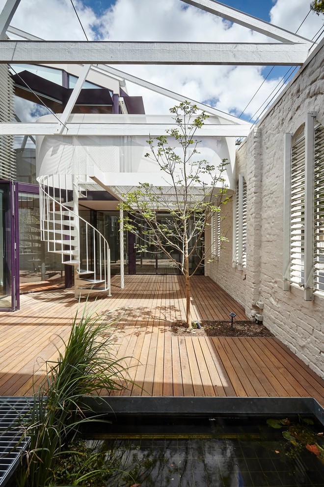 Photo of a small industrial metal railing terrace in Melbourne.