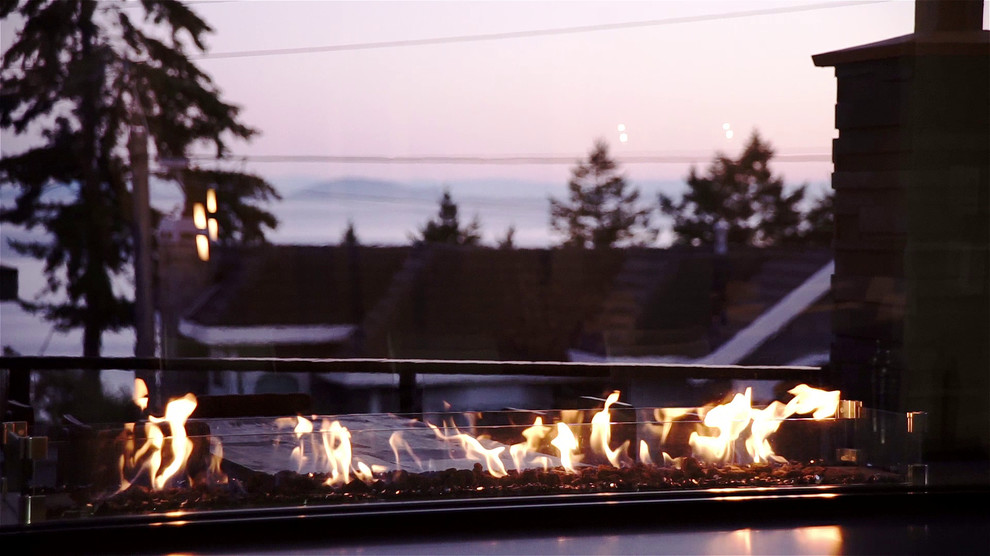 White Rock Marine Drive Modern Deck Vancouver by Versa Homes