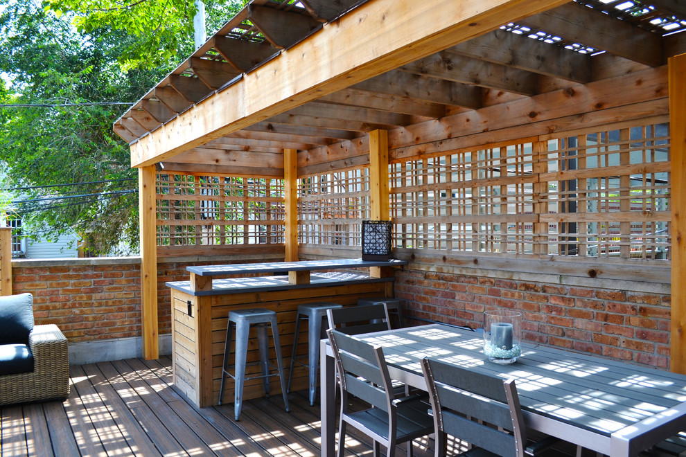 Kleine Klassische Terrasse mit Outdoor-Küche in Chicago