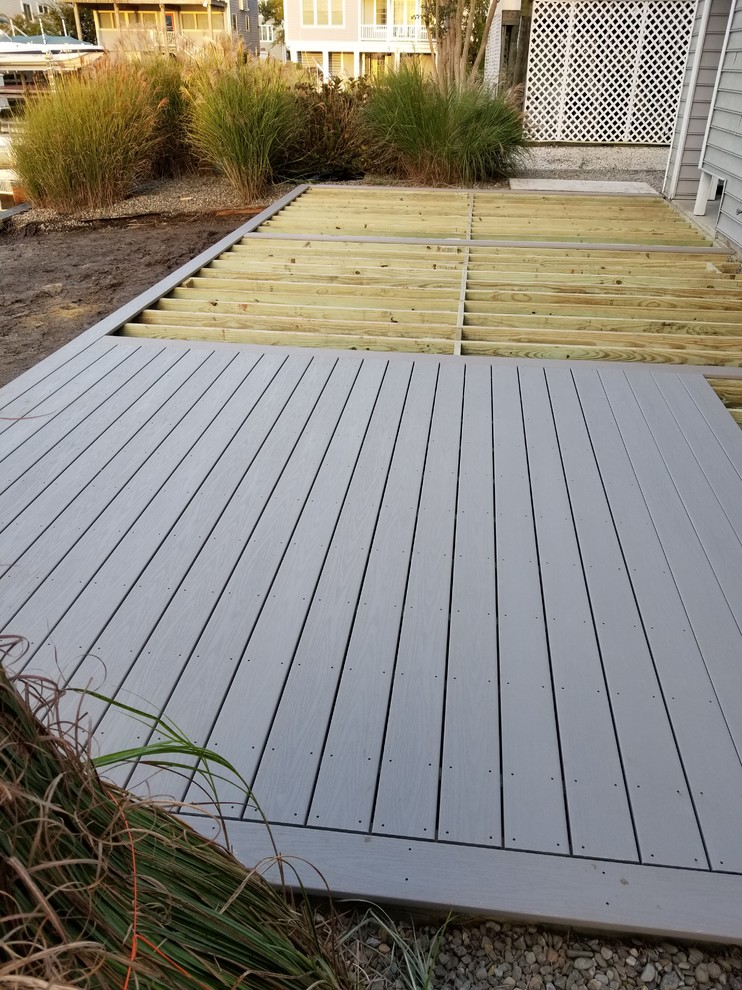 WOLF PVC Deck Harbor Grey Beach Style Deck Other by ROBERTS