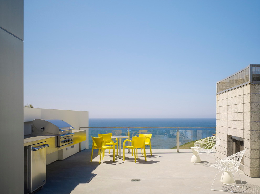 Imagen de terraza moderna en azotea con brasero
