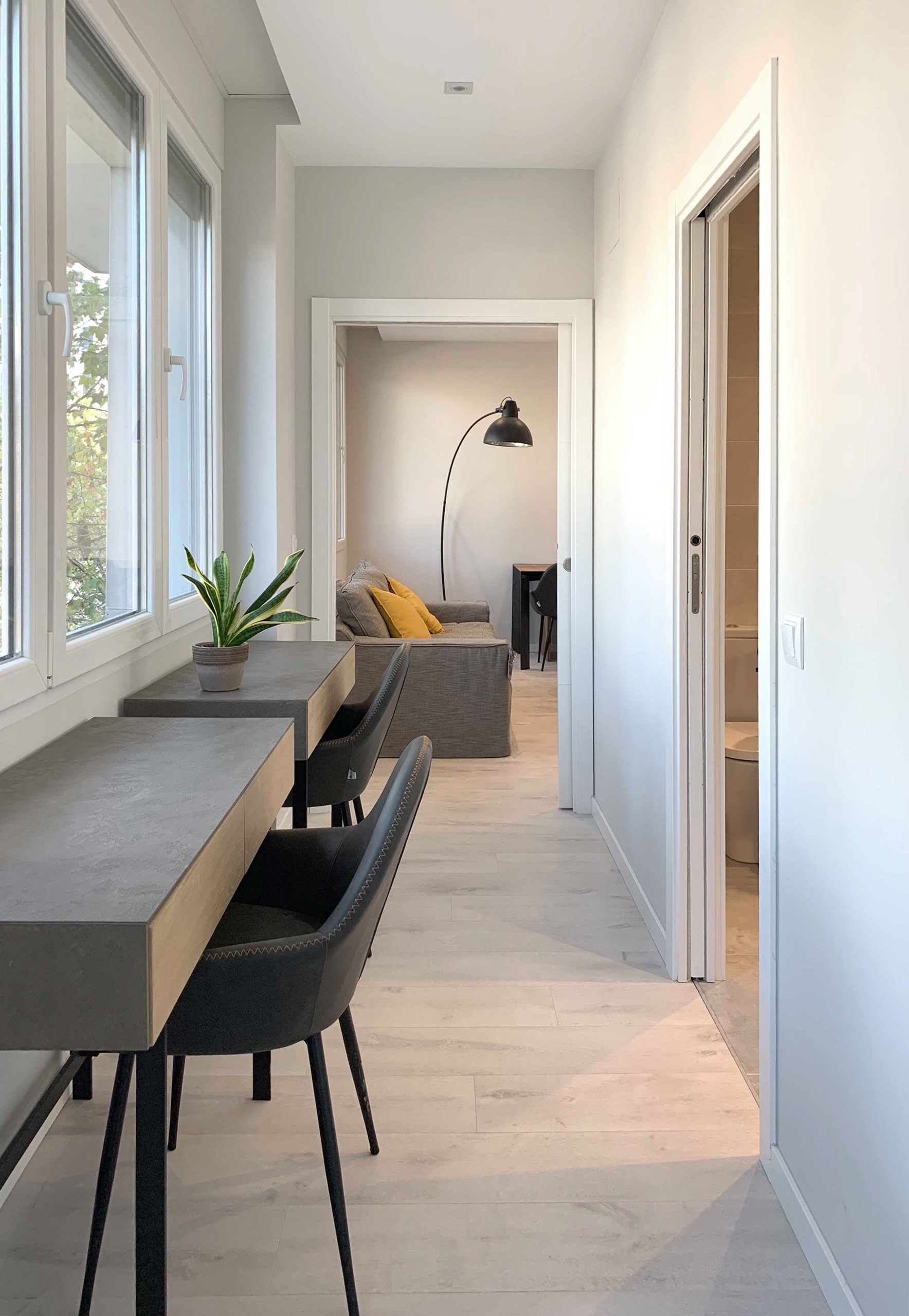 Cambio de oficina a vivienda con un dormitorio - Modern - Home Office -  Madrid - by Boo estudio | Houzz