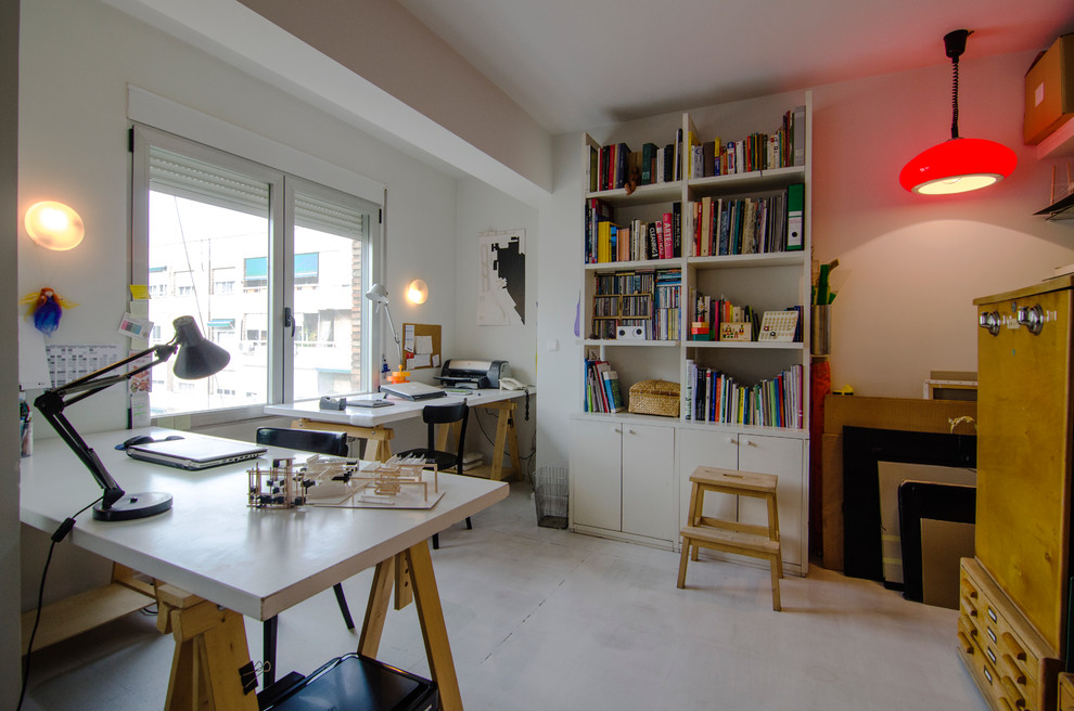 Contemporary home office in Madrid.