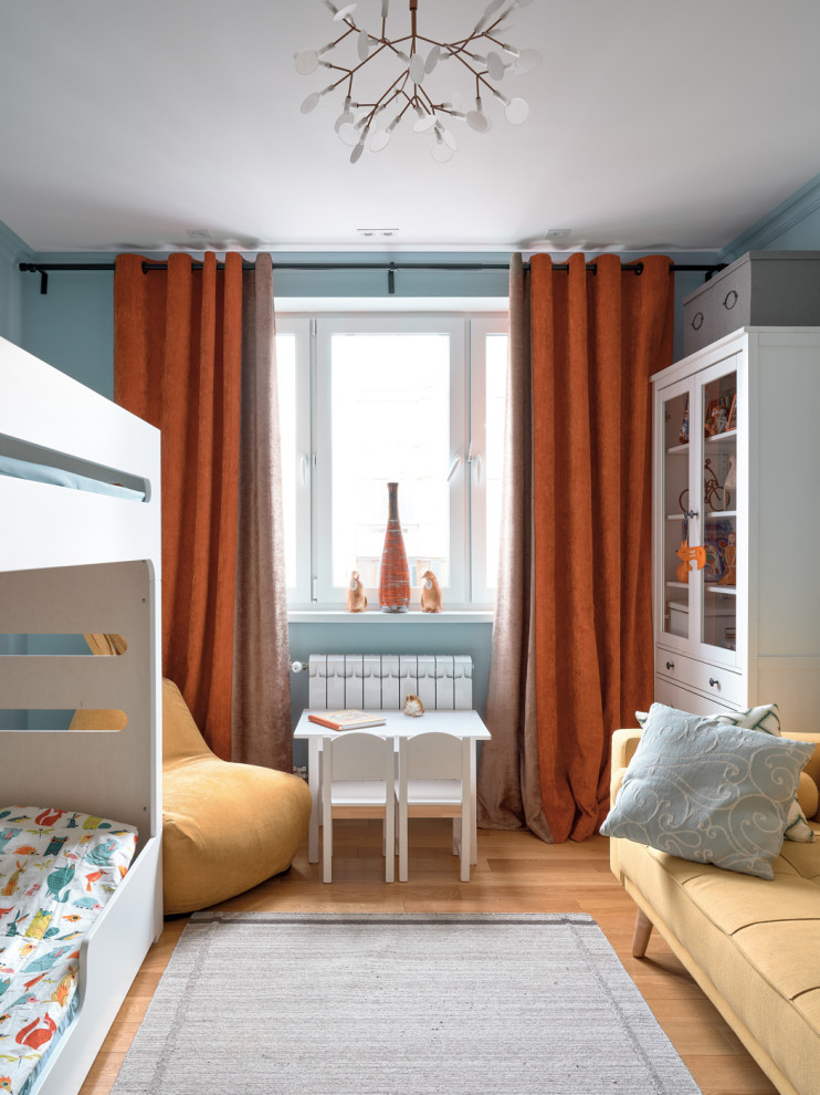 Inspiration for a classic kids' bedroom in Moscow.