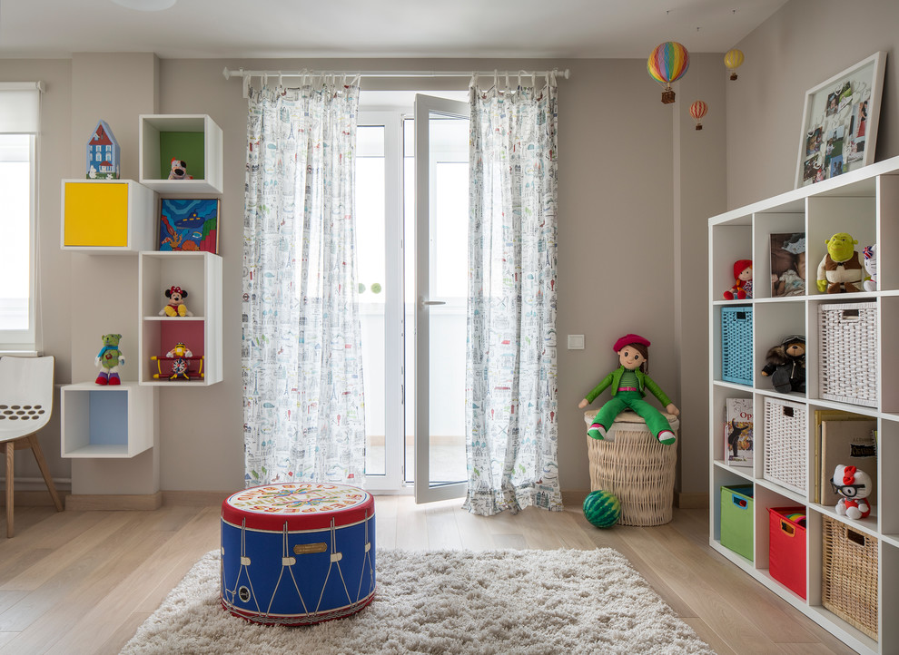 Inspiration for a contemporary kids' bedroom in Moscow.