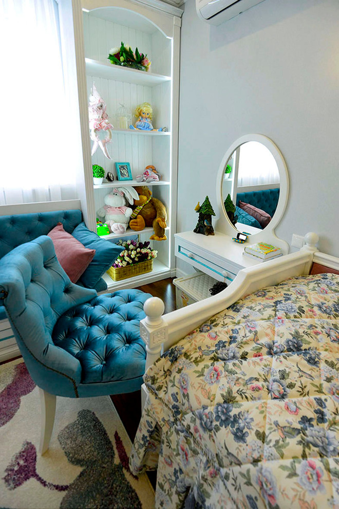 Inspiration for a mid-sized contemporary kids' room remodel in Moscow