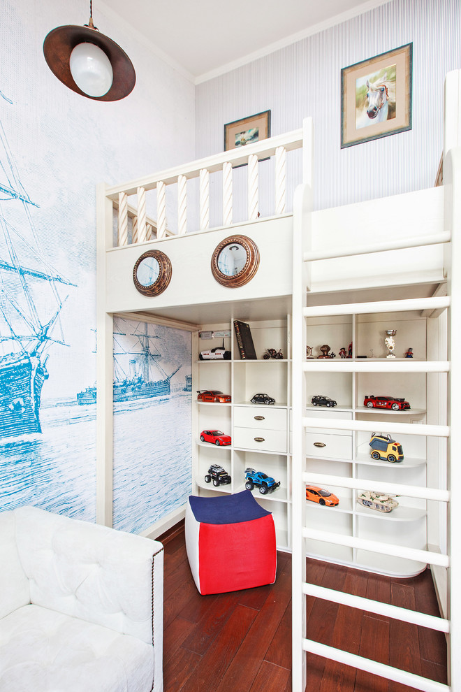Imagen de dormitorio infantil de 4 a 10 años marinero pequeño con paredes multicolor