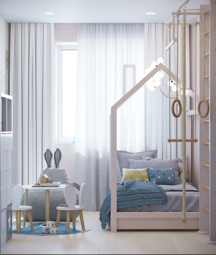 Inspiration för ett mellanstort skandinaviskt barnrum kombinerat med sovrum, med beige väggar, laminatgolv och beiget golv
