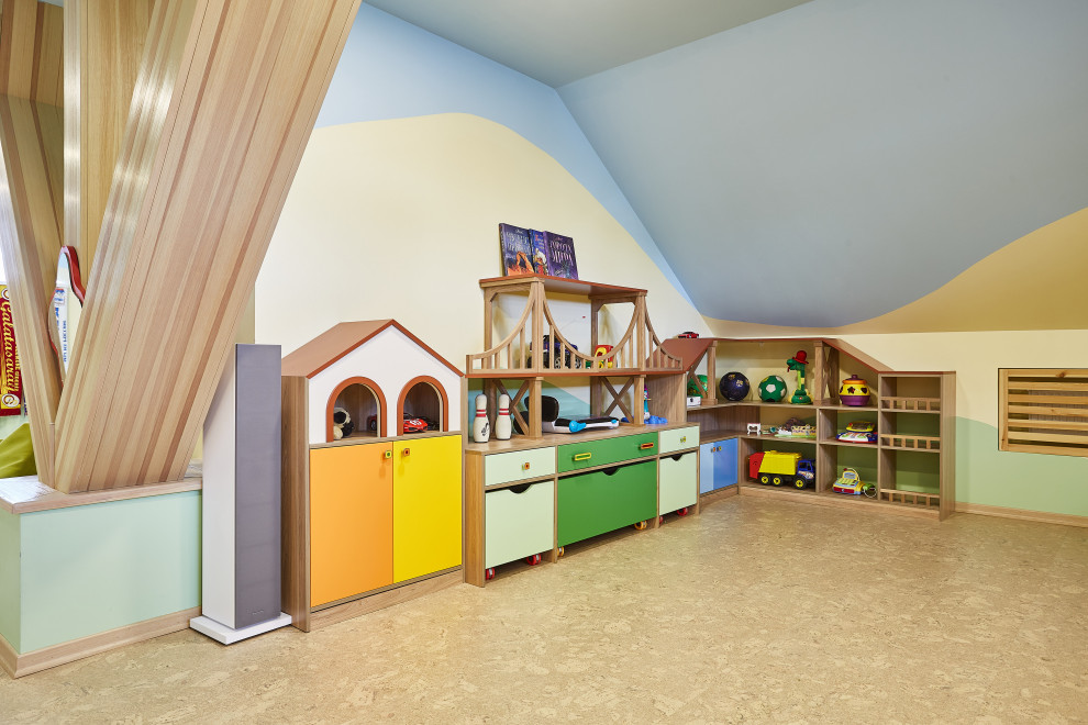 Идея дизайна: нейтральная детская с игровой среднего размера в современном стиле с разноцветными стенами и пробковым полом для ребенка от 4 до 10 лет