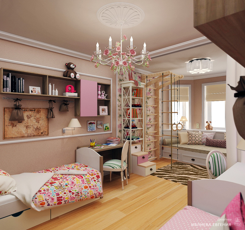 Inspiration för stora lantliga flickrum kombinerat med sovrum och för 4-10-åringar, med beige väggar, laminatgolv och beiget golv