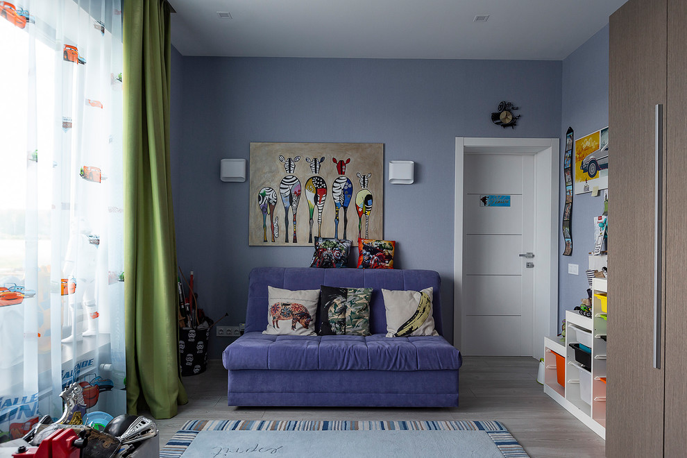 Источник вдохновения для домашнего уюта: детская с игровой среднего размера в современном стиле с синими стенами, полом из ламината и серым полом для ребенка от 4 до 10 лет, мальчика