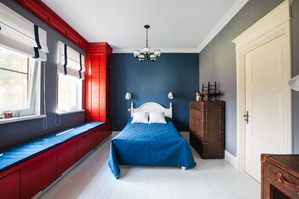 Inspiration for an eclectic kids' bedroom in Moscow with light hardwood flooring and multi-coloured walls.