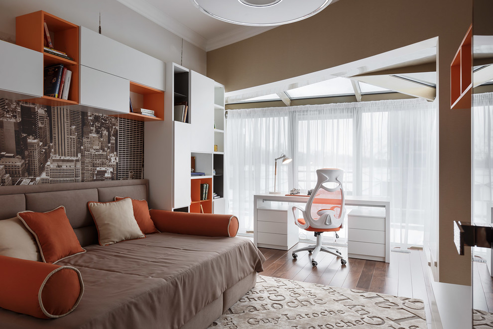 Inspiration for a contemporary kids' bedroom for boys in Saint Petersburg with beige walls, medium hardwood flooring, brown floors and feature lighting.