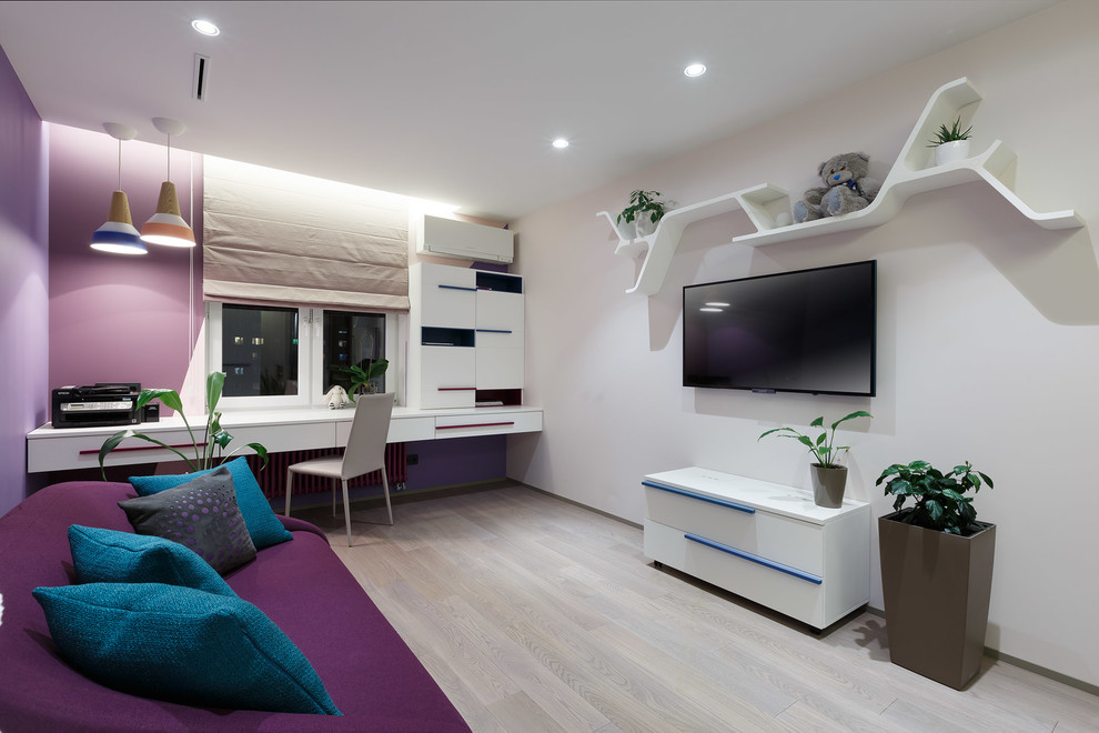 This is an example of a medium sized contemporary kids' bedroom in Saint Petersburg.