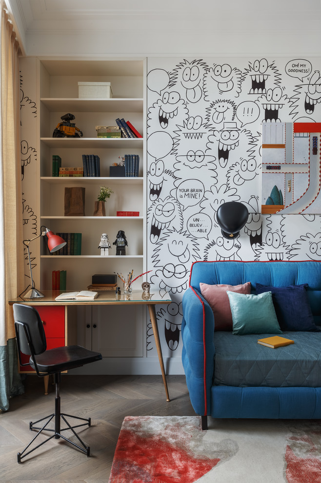 Idées déco pour une chambre neutre de 4 à 10 ans contemporaine de taille moyenne avec un bureau, un mur multicolore et parquet foncé.