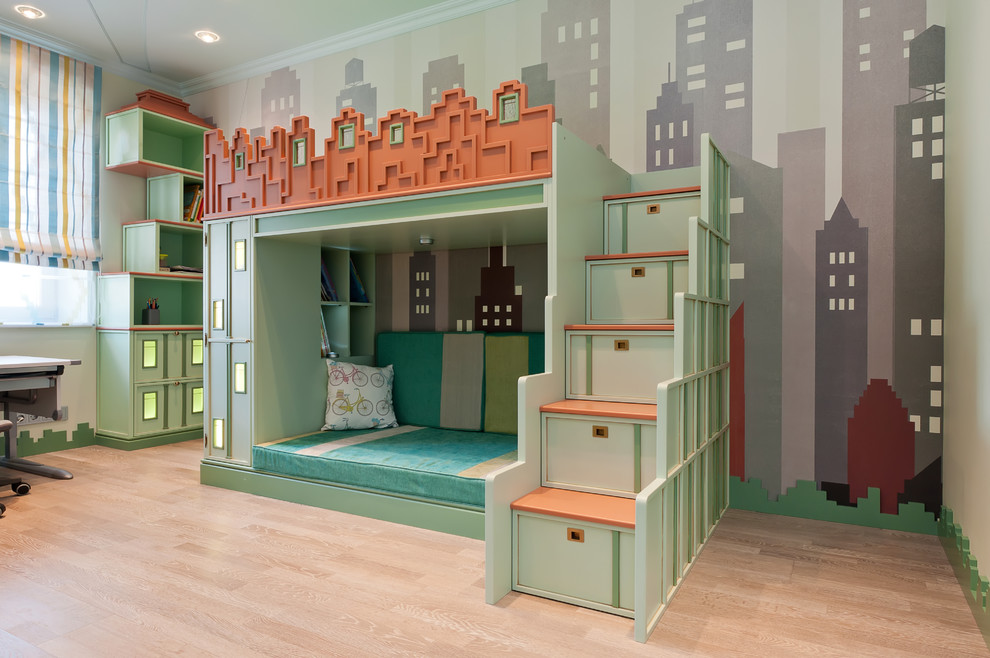 Свежая идея для дизайна: нейтральная детская в современном стиле с спальным местом, разноцветными стенами и светлым паркетным полом для двоих детей - отличное фото интерьера