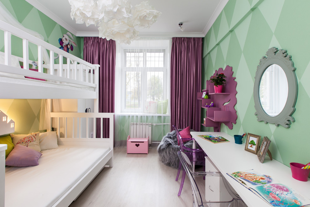 モスクワにあるコンテンポラリースタイルのおしゃれな子供部屋の写真