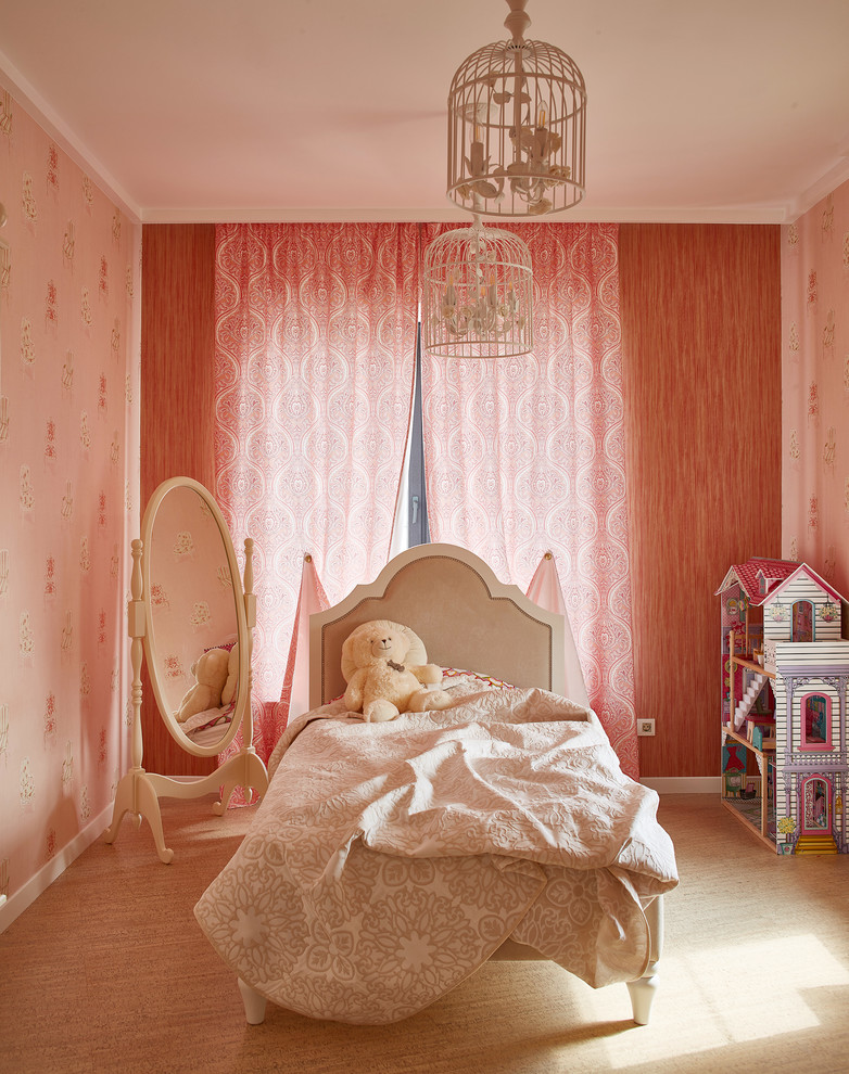 Источник вдохновения для домашнего уюта: детская в стиле неоклассика (современная классика) с спальным местом и разноцветными стенами для ребенка от 4 до 10 лет, девочки