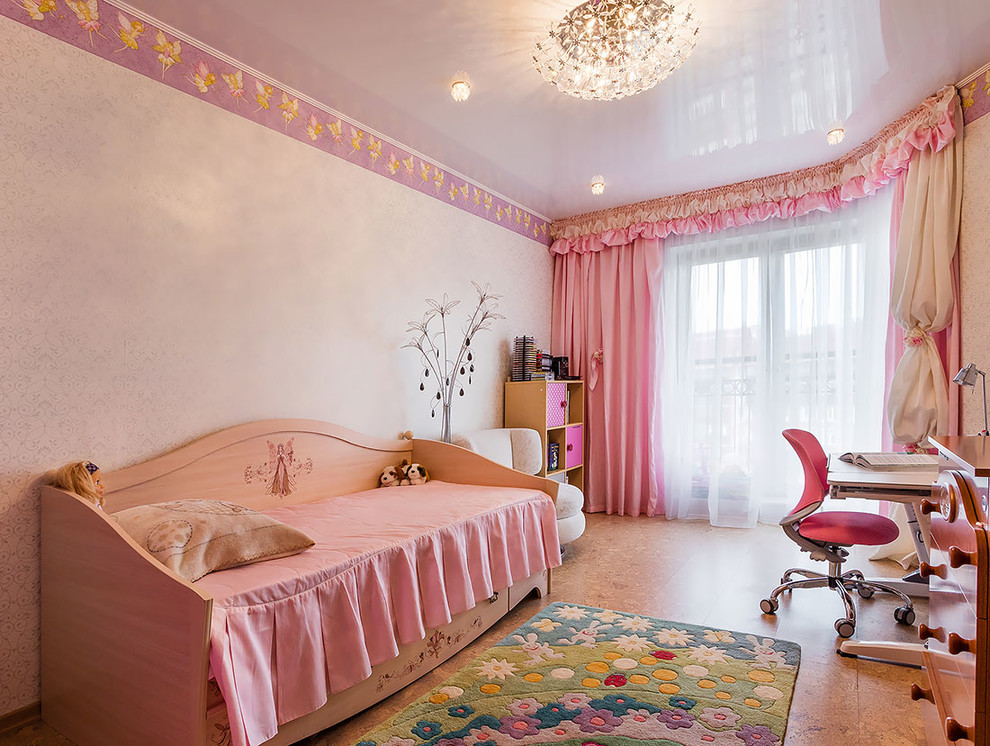 Diseño de dormitorio infantil de 4 a 10 años contemporáneo de tamaño medio con paredes multicolor, suelo de corcho y suelo beige