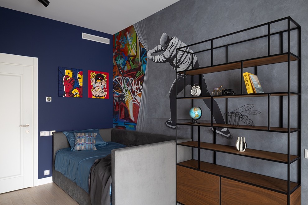 На фото: большая детская в современном стиле с спальным местом, синими стенами, светлым паркетным полом и бежевым полом для подростка, мальчика с
