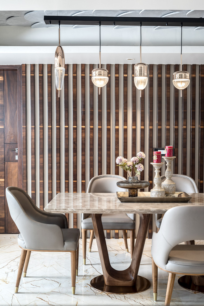 Idee per una grande sala da pranzo minimal con pareti marroni e pavimento grigio