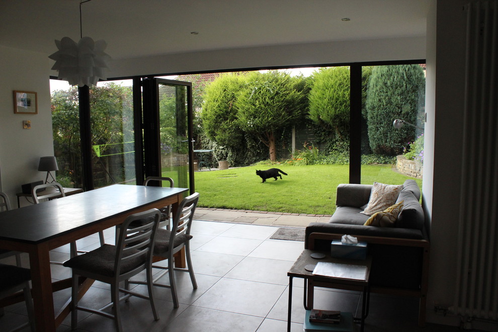 1980s house extension Modern Dining Room Cheshire by phi