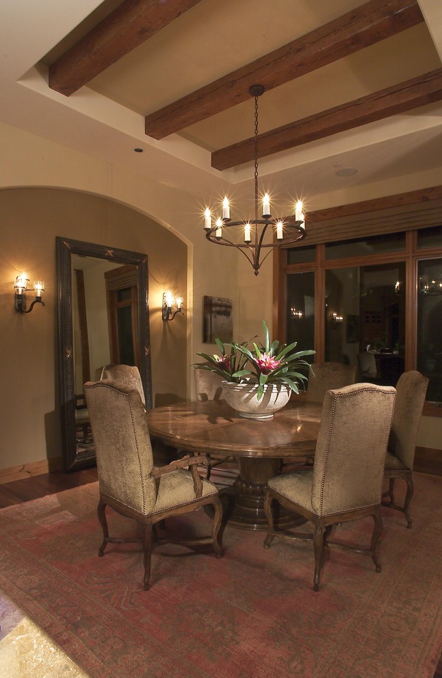 Design ideas for a classic dining room in Seattle.