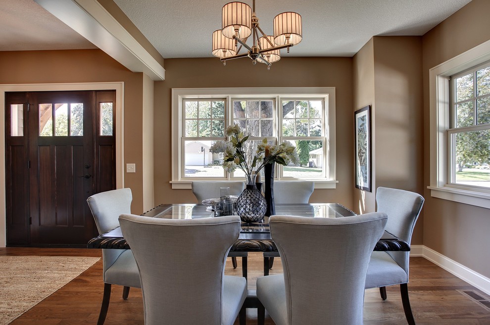 This is an example of a contemporary dining room in Minneapolis.