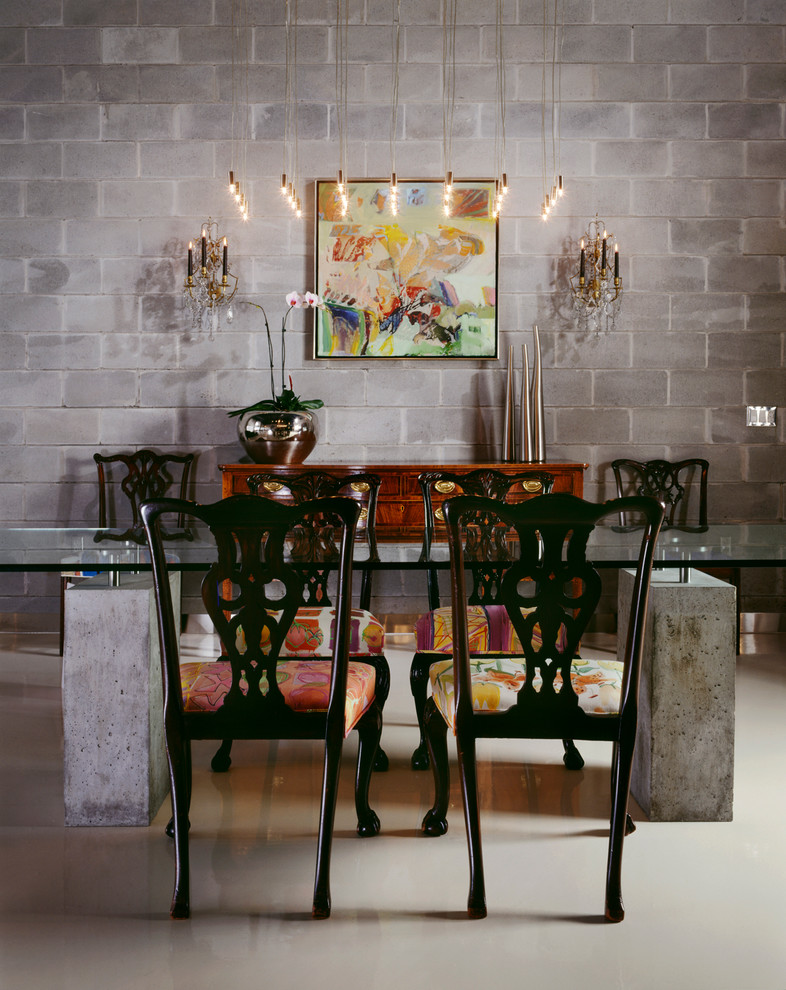 Свежая идея для дизайна: столовая в современном стиле с серыми стенами - отличное фото интерьера