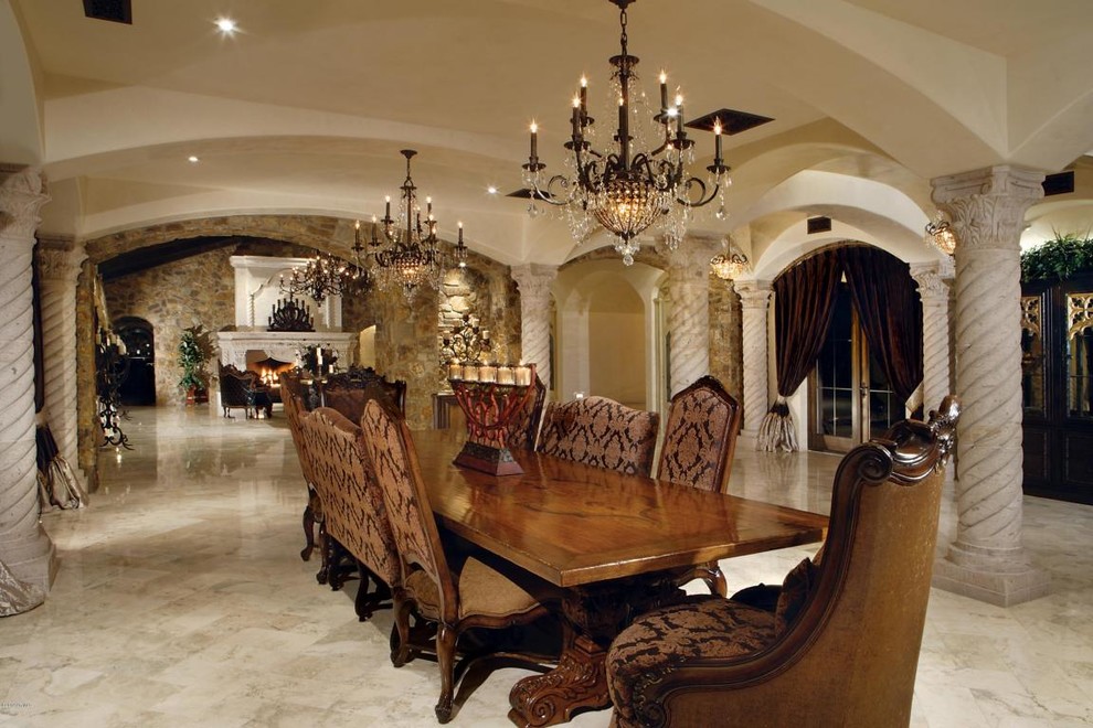 Example of a dining room design in Phoenix