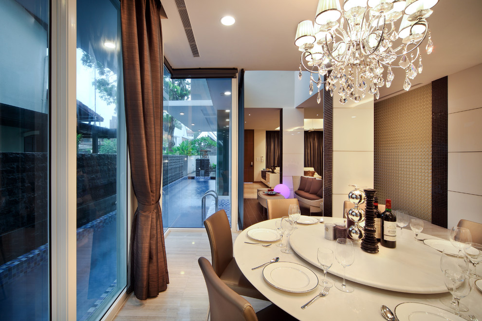 Inspiration for a contemporary dining room in Singapore.