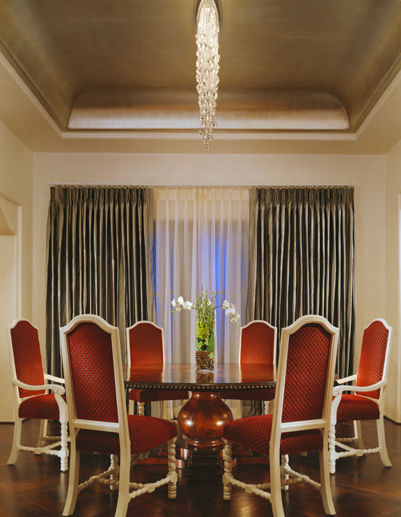 Inspiration for a modern dining room remodel in Miami