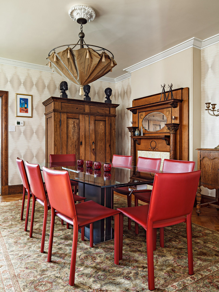 Idee per una sala da pranzo tradizionale con pareti beige