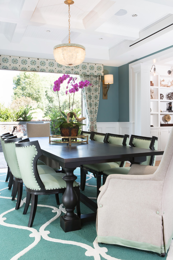 Inspiration for a transitional dining room remodel in Los Angeles