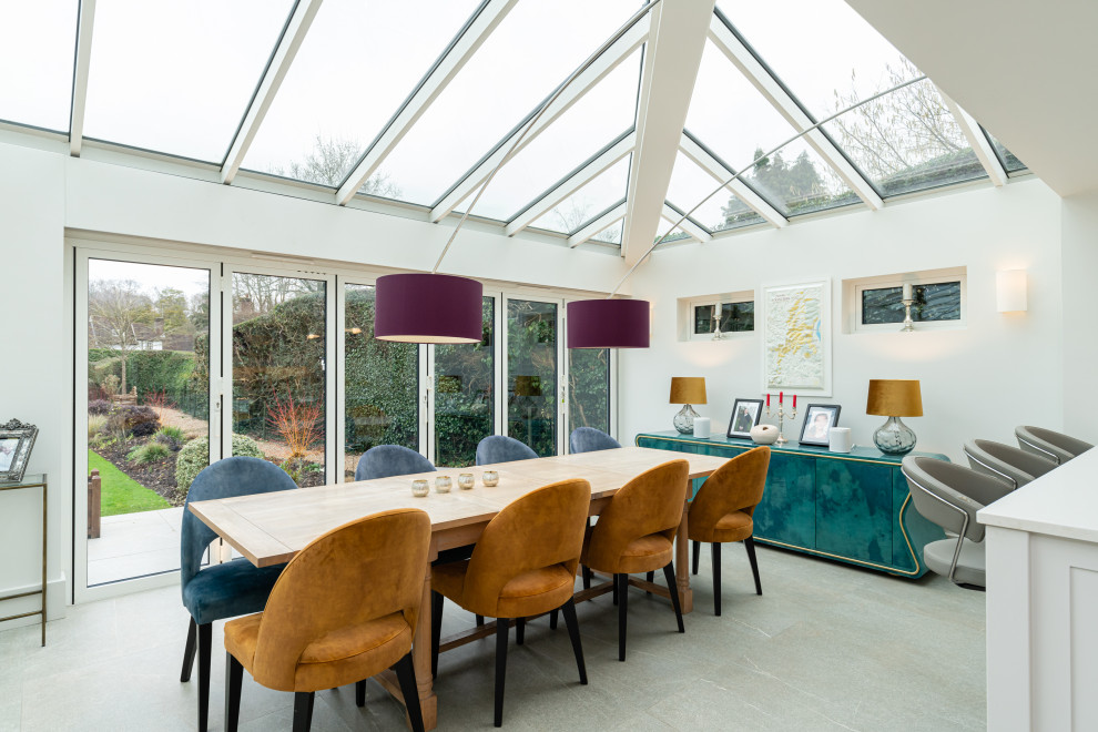 Photo of a traditional dining room in Buckinghamshire.