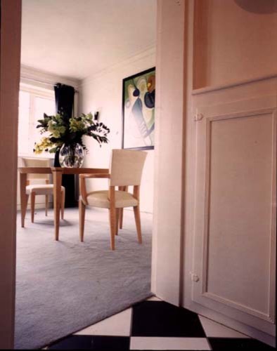 Example of a classic dining room design in London