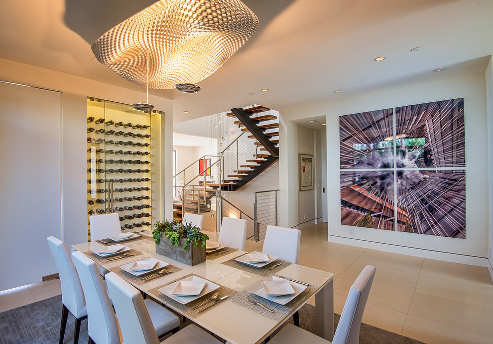 Aménagement d'une salle à manger contemporaine.